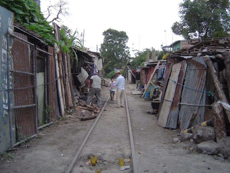 homes near san salvador rr tracks2