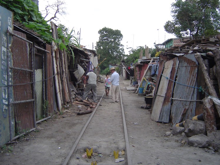 homes near san salvador rr tracks2